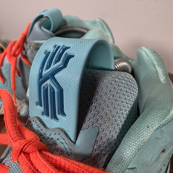 Nike Kyrie 4 \